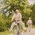 Ehepaar fährt Fahrrad
