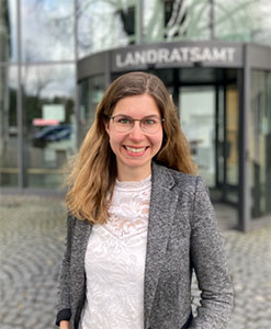 Leider haben wir keinen Titel zu diesem Bild. Wir arbeiten daran und bitten um Ihr Verständnis. theresa-achatz.jpg