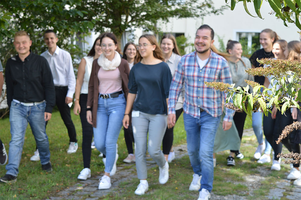Gruppenaufnahme von Auszubildenden
