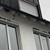 Hausfassade mit Schwalben