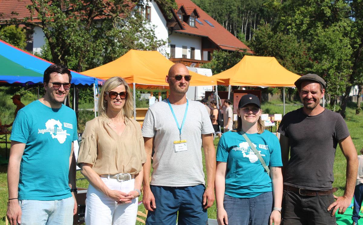 JugendKulTour Die Verantwortlichen waren mehr als zufrieden über 90 Besucher bei warmen Sonnenschein und vollem KulTour-Programm.